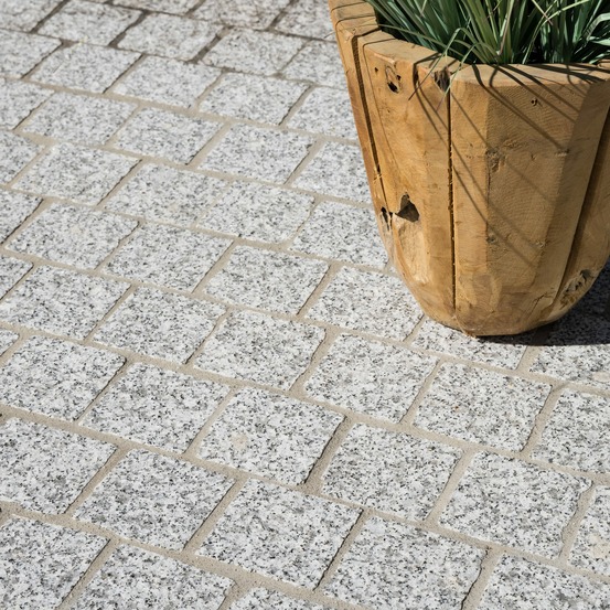 Pavé granit gris 10x10x5 cm (vendu au m² - 100 pavés/m²) - ro'ma nature