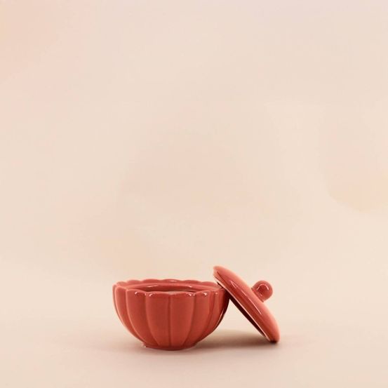 Bougie parfumée en céramique corolle à couvercle 11cm
