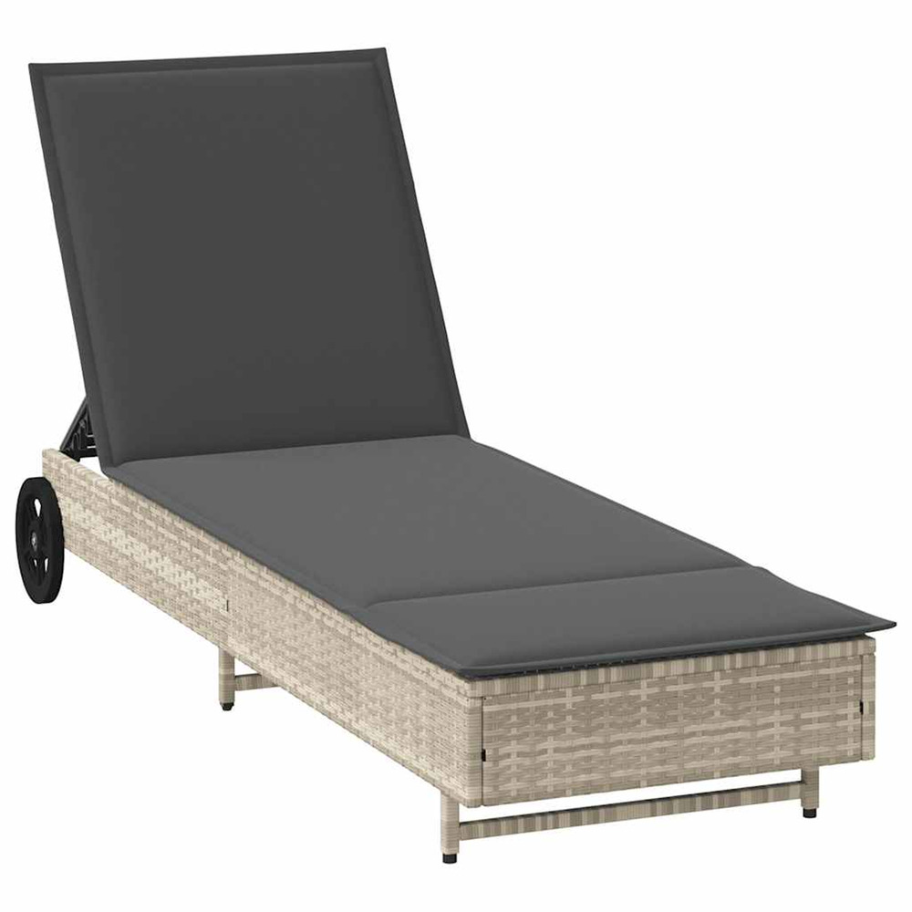 Chaise longue avec roues et coussins gris clair résine tressée bain de soleil