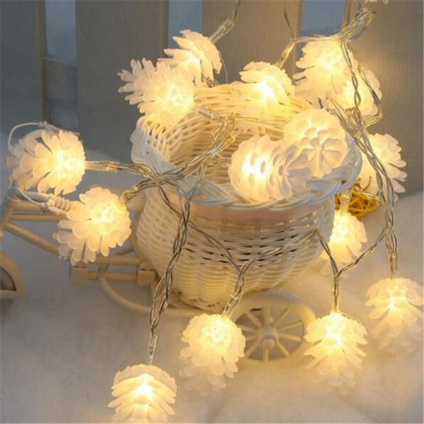 Guirlande lumineuse - pommes de pin pives blanches - 1m50
