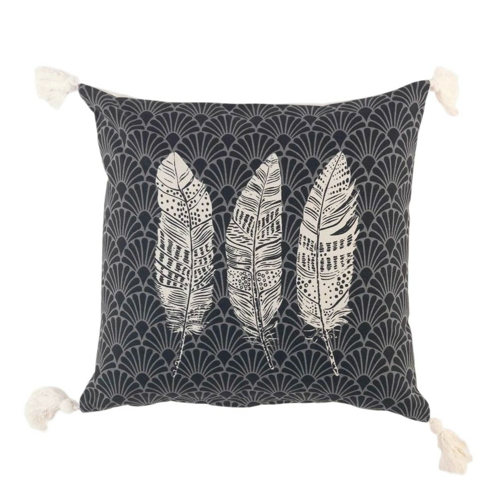 Coussin a pompons eternity