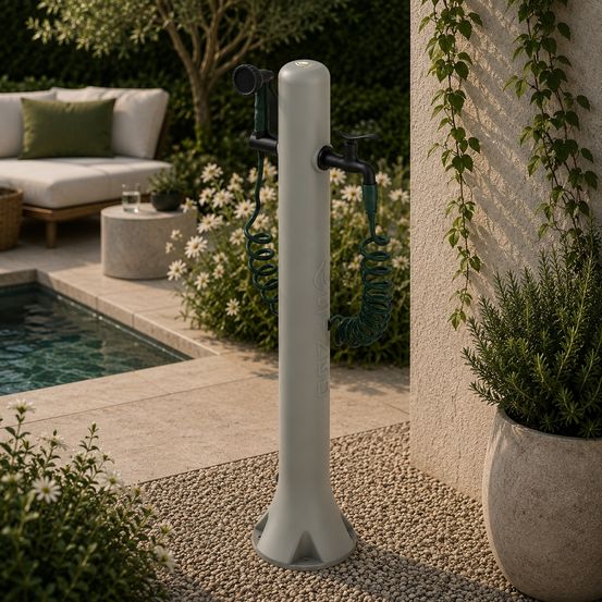 Fontaine avec tuyau et pistolet sined fontana acqua pro tortora