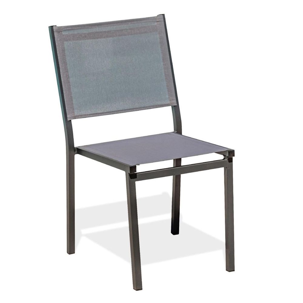 Chaise de jardin empilable 