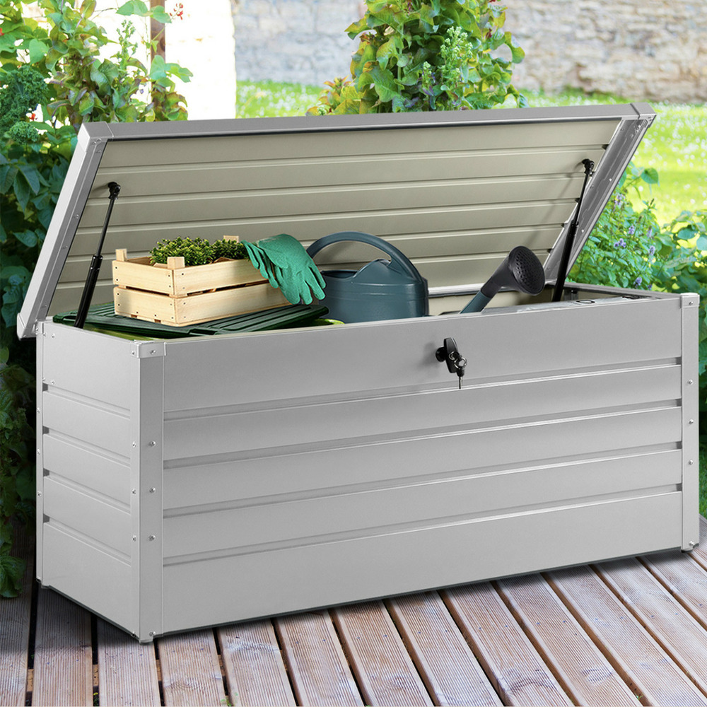 Coffre de rangement métal verrouillable gris clair pour jardin 600l 165x70x63 cm