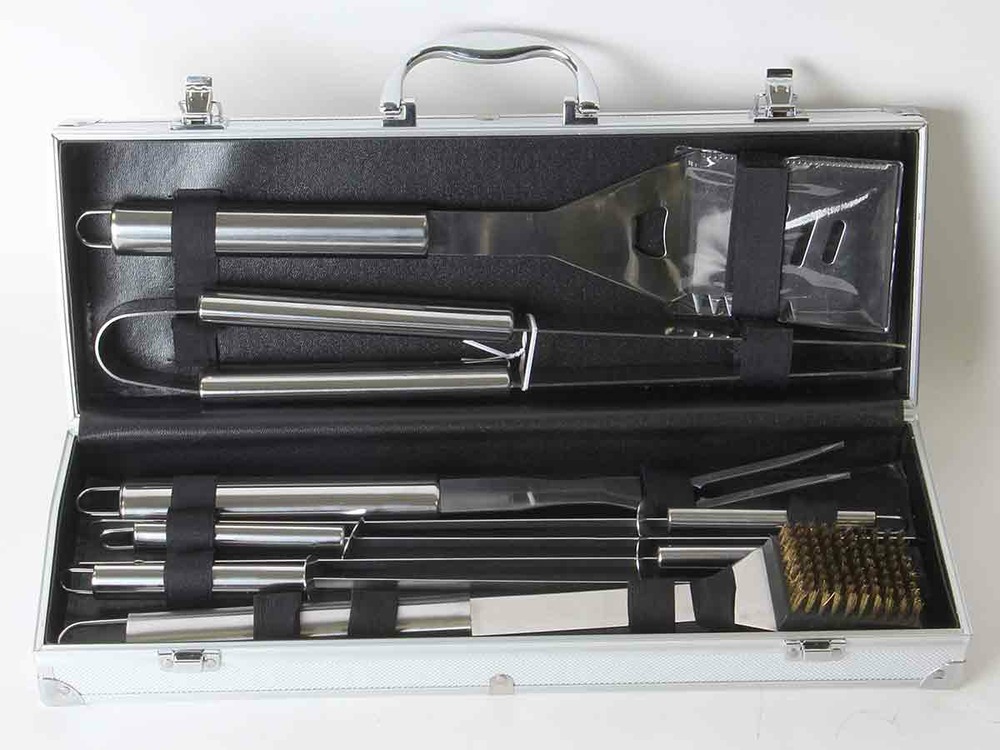 Malette de 8 accessoires inox pour barbecue et plancha