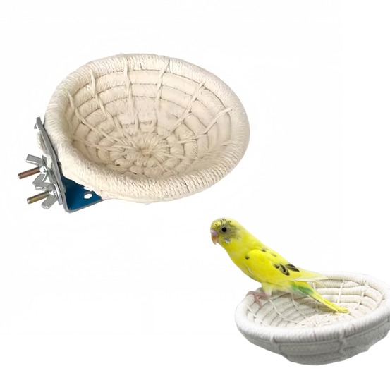 Nid d'oiseau en paille