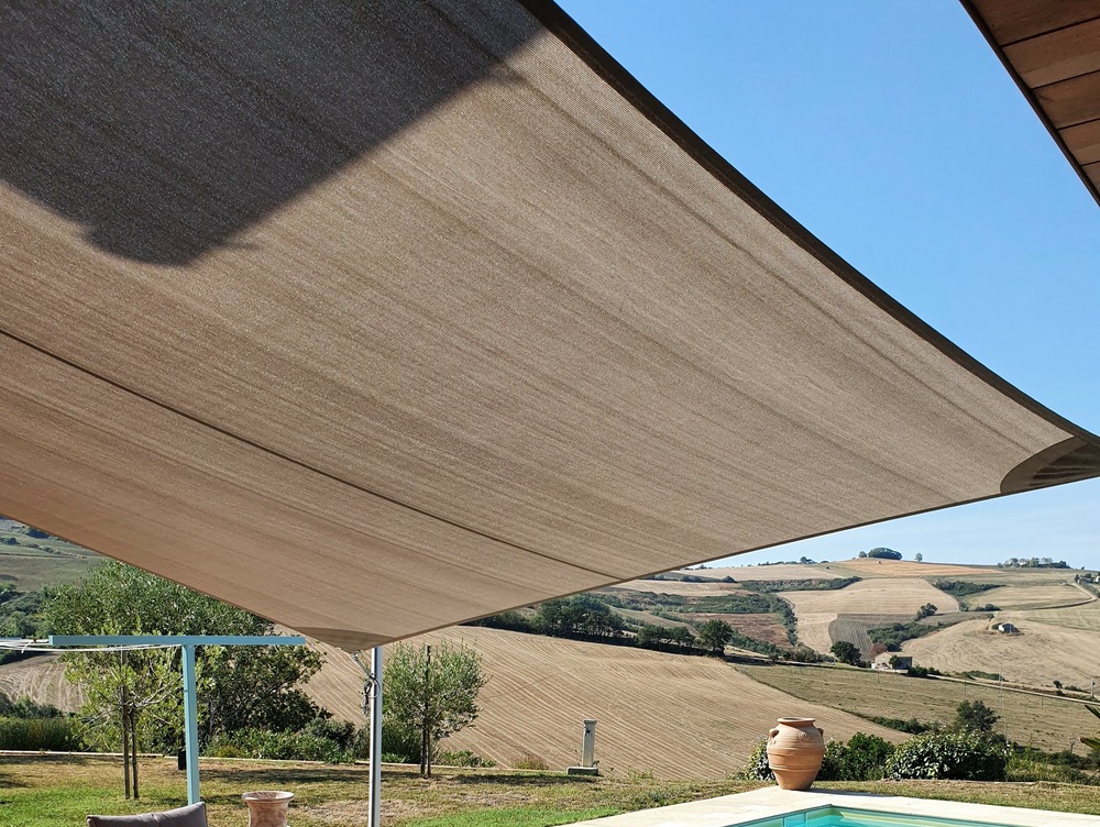 Voile d'ombrage ajourée qualité premium carrée 4x4m - hdpe 320g - couleur gris / cloud