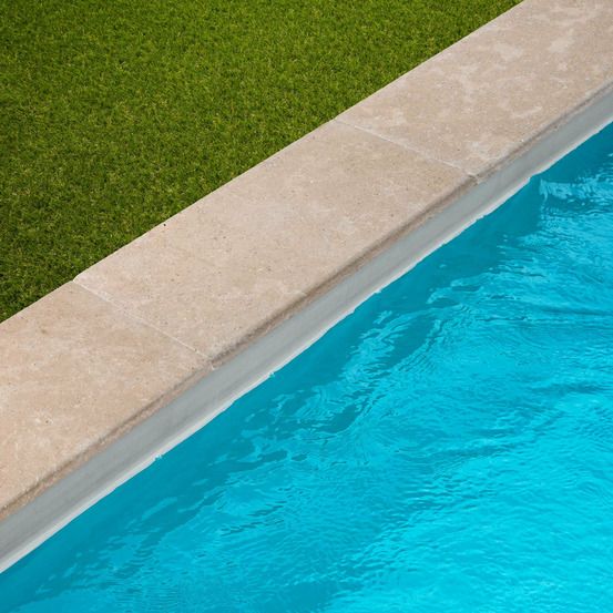 Margelle de piscine pierre d'egypte beige 60x30x3 cm bord 1/2 rond (à l'unité) - ro'ma nature