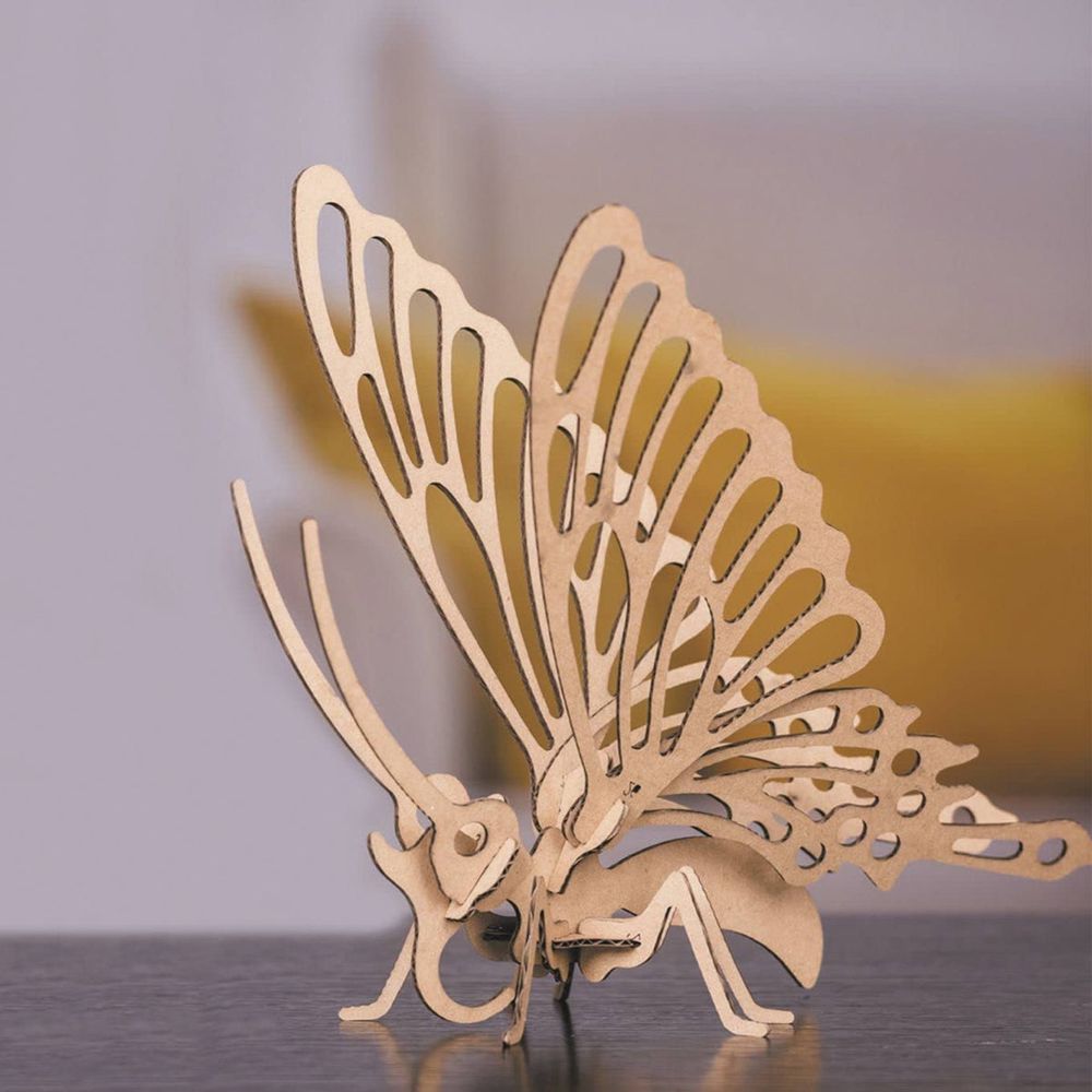 Maquette 3d en carton - papillon