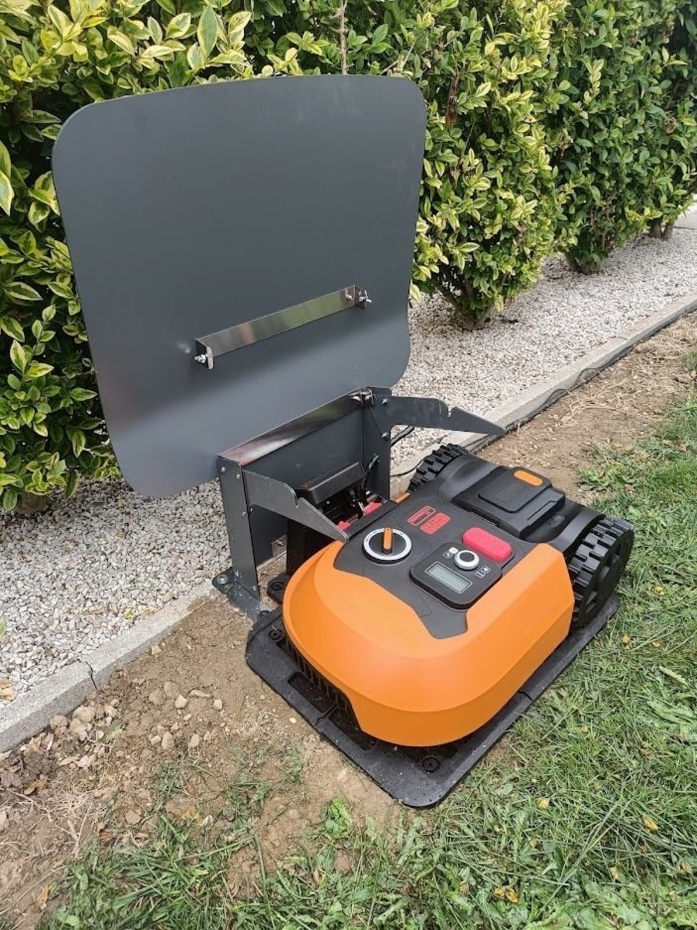 Abri Pour Robot Tondeuse Multimarque - Robot Protect M