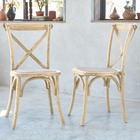 Lot de 2 chaises de bistrot en bois de cédrèle naturel. Vintage. Assise en rotin. Empilables