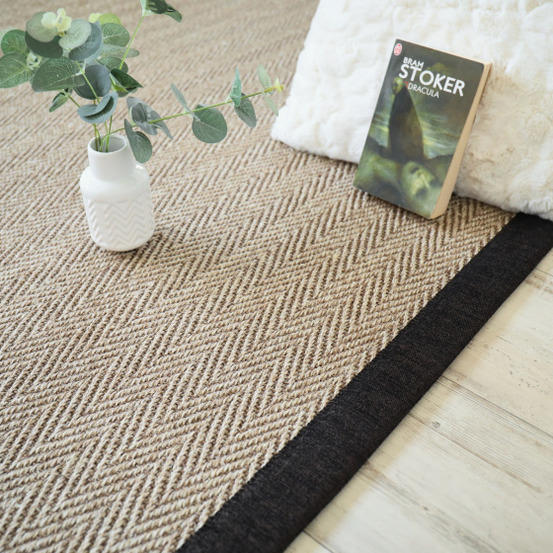 Tapis sisal - maya chevron beige - ganse chenille brun chiné - 80 x 150 cm