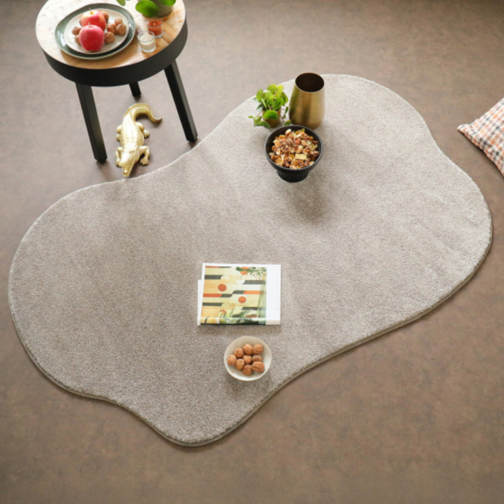 Tapis contemporain de forme organique - influence - grège clair - 160 x 240 cm