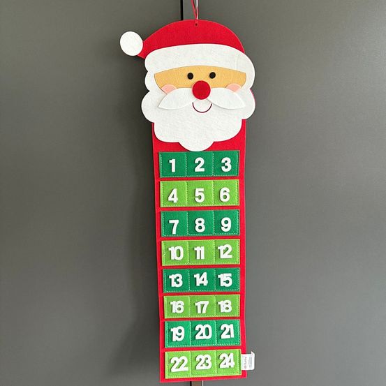Calendrier de l'avent à suspendre père noël – 24 pochettes en feutrine