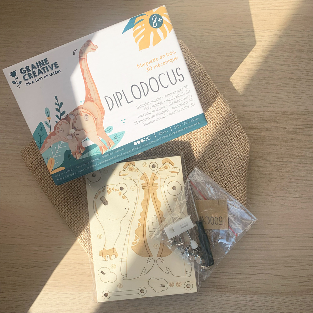 Maquette en bois 3d mécanique - diplodocus