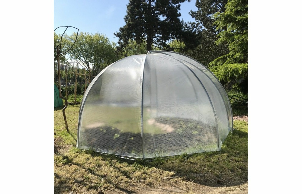 Serre de jardin modèle igloo, octogone de 3,90 m en pe thermique