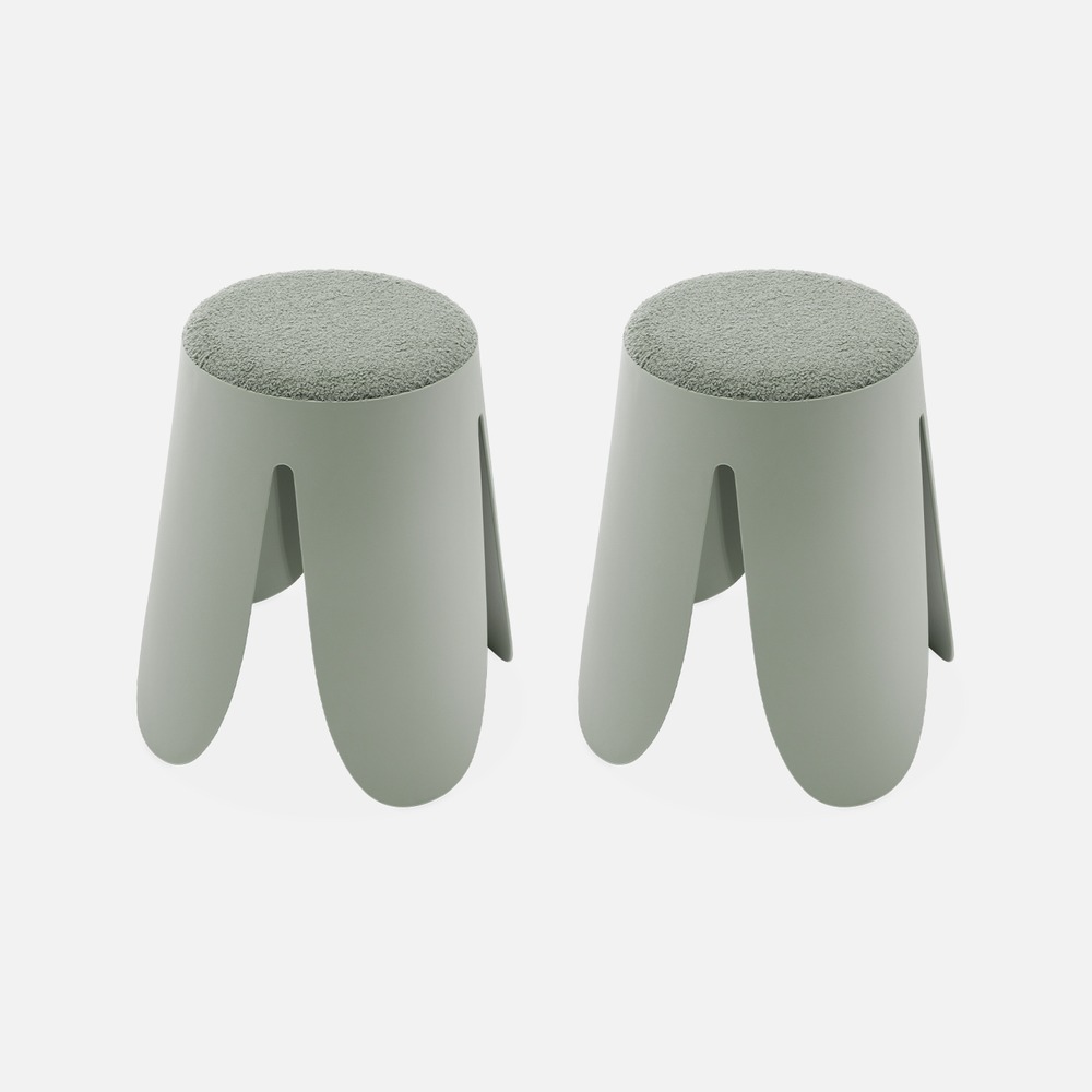 Set de 2 tabourets empilables vert céladon. Bouclette texturée. Niki. Ø30 / 44 x h46cm