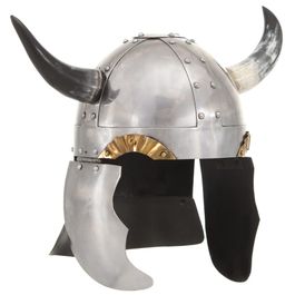 Armures et boucliers, casques, casques vikings et à nasale Armures et boucliers, casques, casques vikings et à nasale