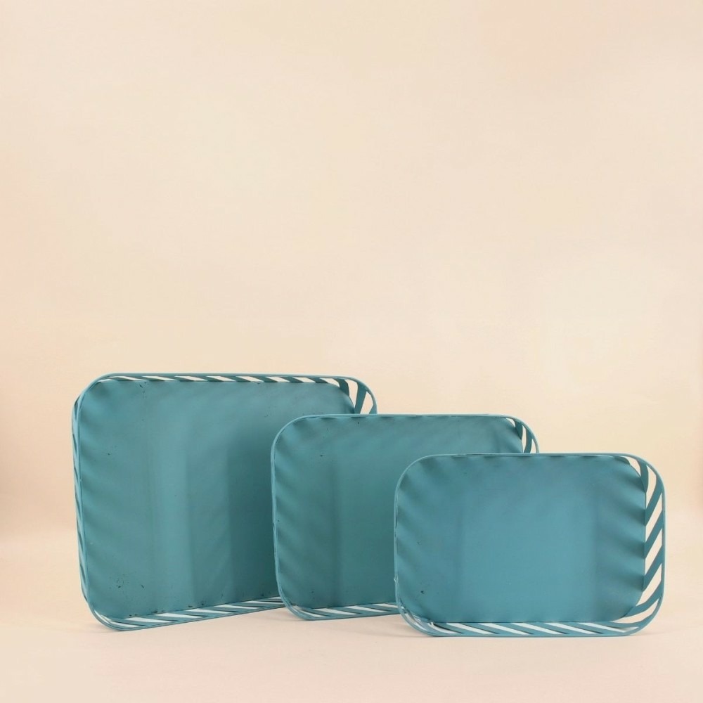 Set de 3 plateaux en métal bleu ajouré