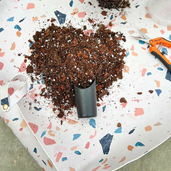 Imparfait - grand tapis de rempotage en simili cuir - terrazzo