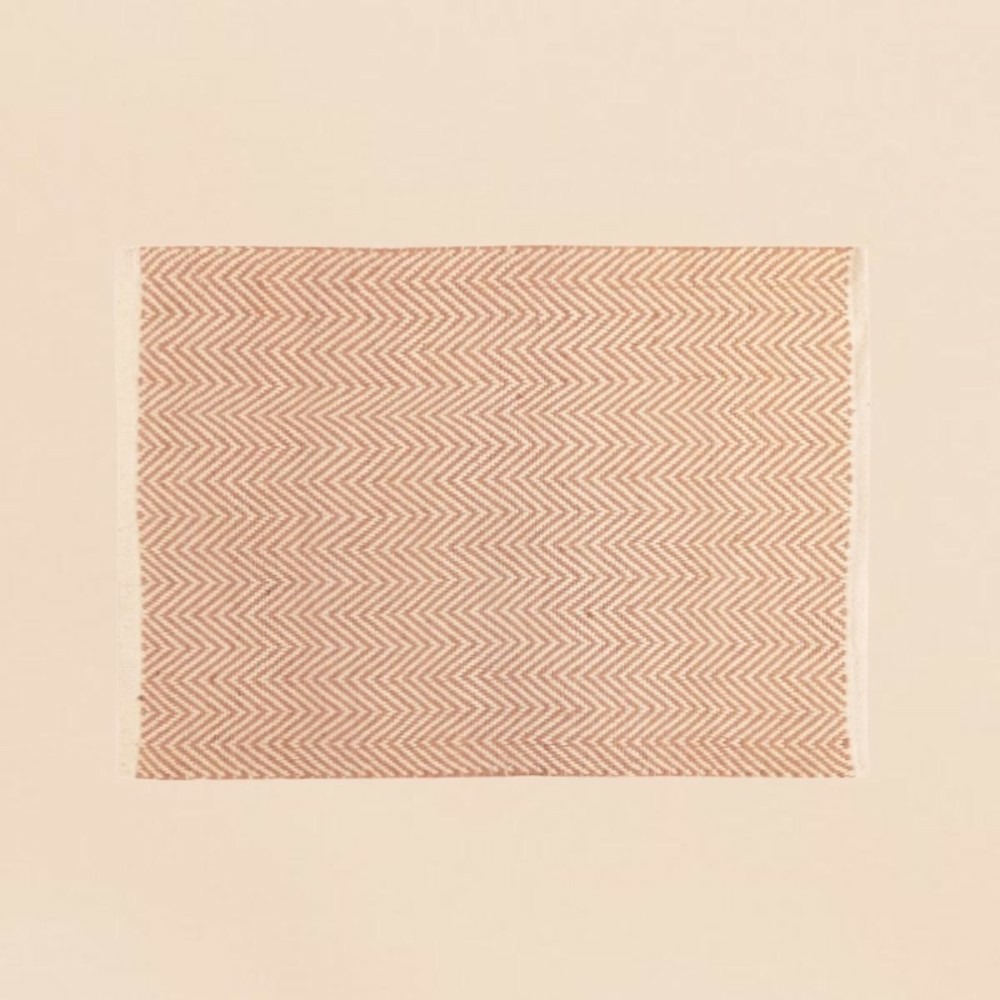 Tapis rectangulaire chevron marron et blanc 90x60cm