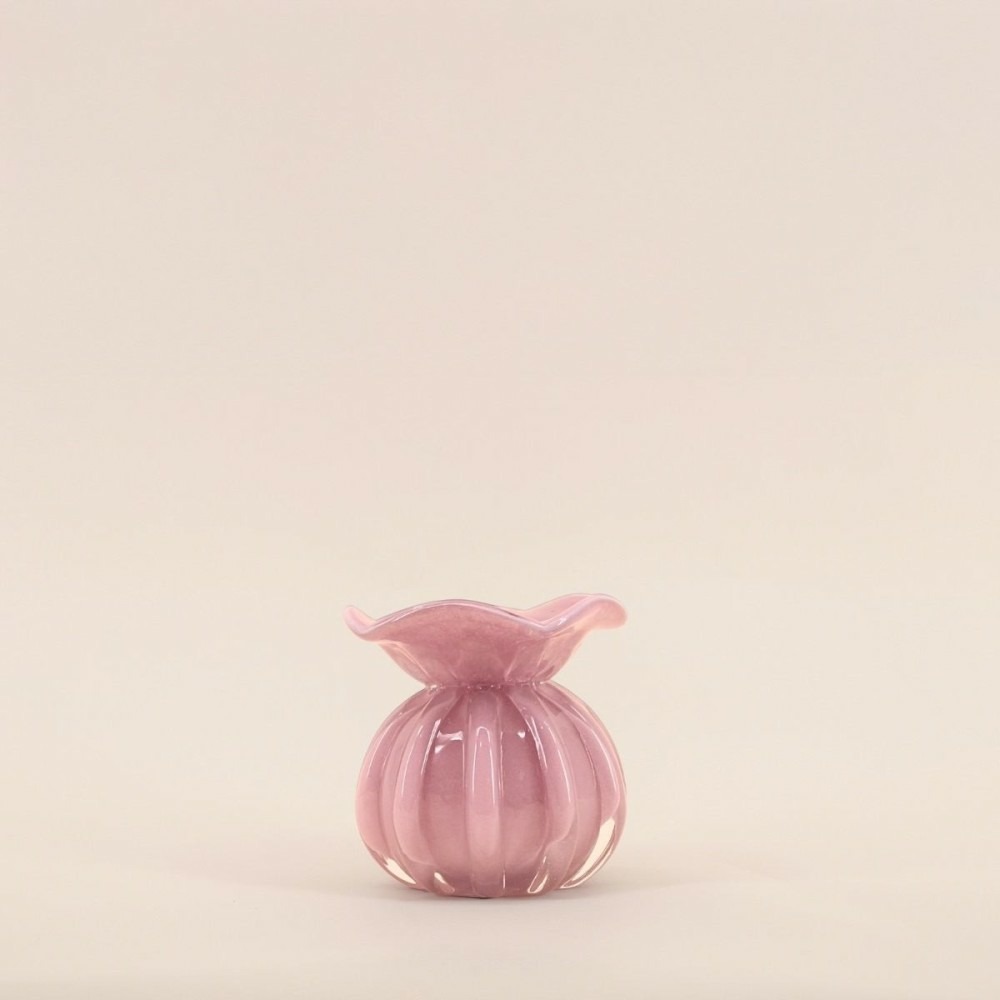 Vase boule plissé en verre opaque 11cm