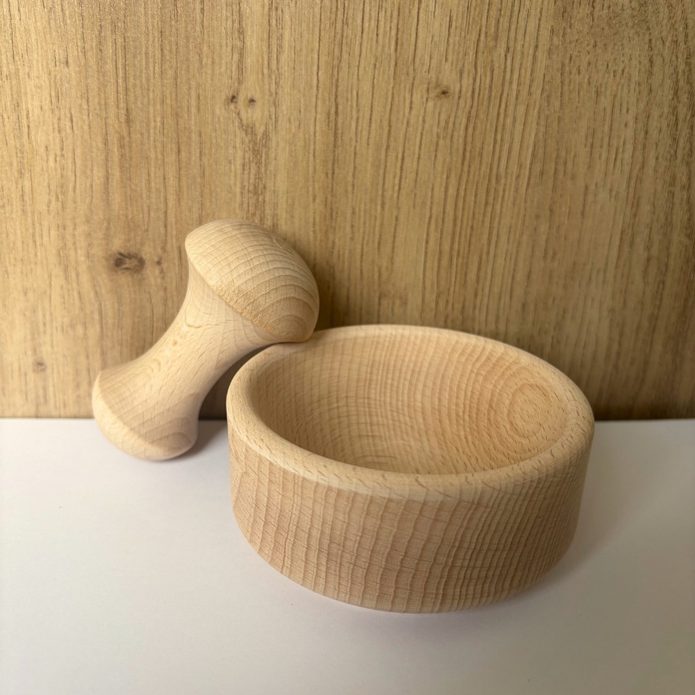 Mortier avec pilon en bois