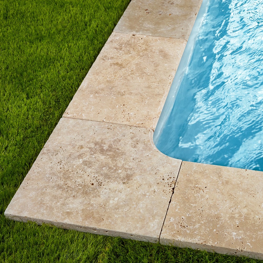 Margelle angle rentrant travertin beige nuancé 45,5x45,5x3 cm bord 1/2 rond (à l'unité) - ro'ma nature