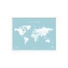 Carte en liège - woody map colors bleu / 60 x 45 cm / cadre blanc