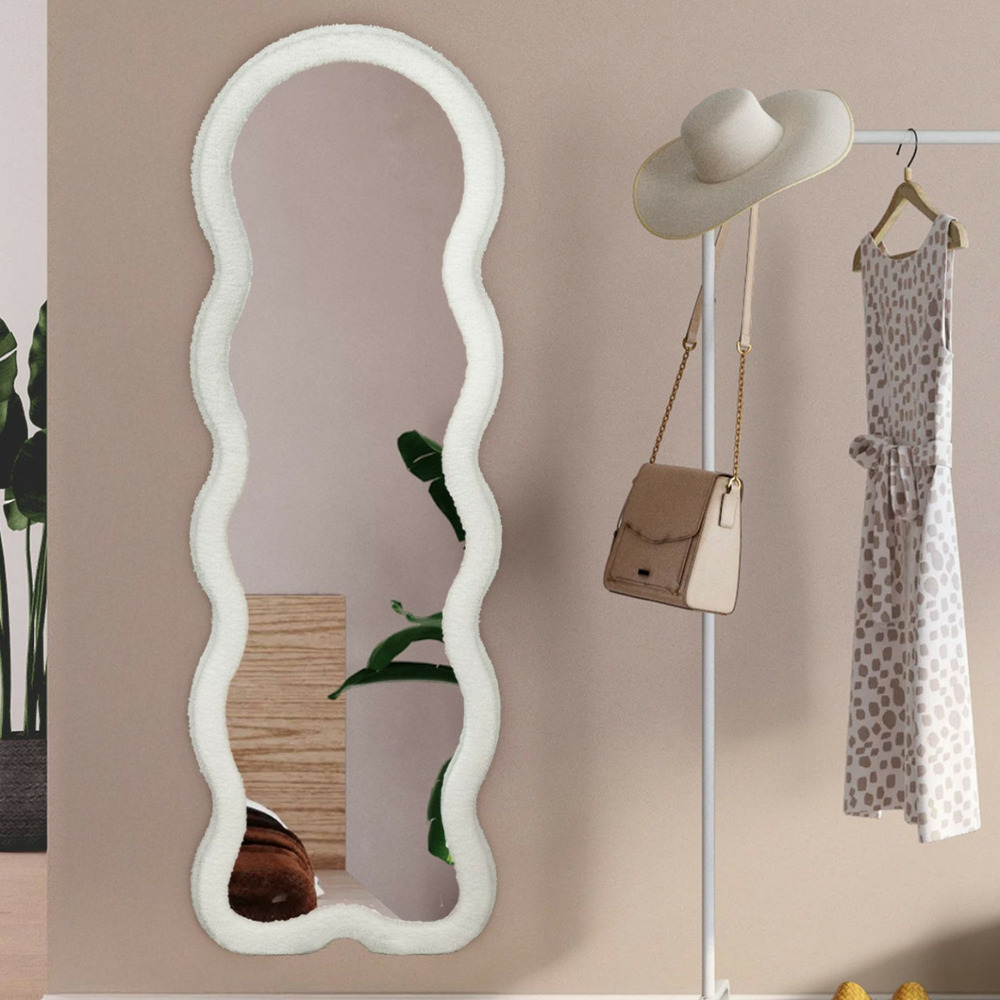 Miroir vague en tissu bouclette crème 150 x 50 cm