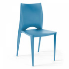 Chaise de jardin en plastique bleu