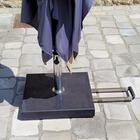 Pied de parasol à roulettes en granit
