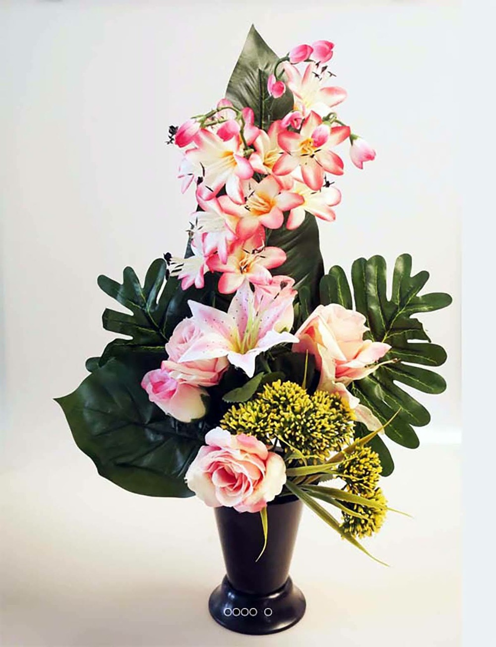 Composition fleurs artificielles pour cimetière cône roses, lys et  orchidées H 54 cm D 30 cm Rose pâ - couleur: Rose pâle | Truffaut