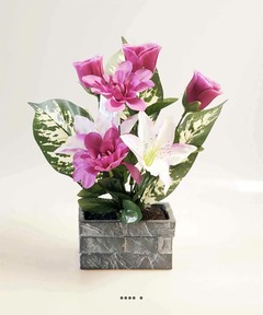 Composition fleurs artificielles pour colombarium roses, lys et dahlias H 32 cm L 25 cm - couleur: Pourpre-fuschia