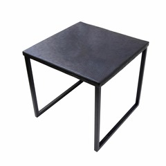 Table basse carrée métal gravé