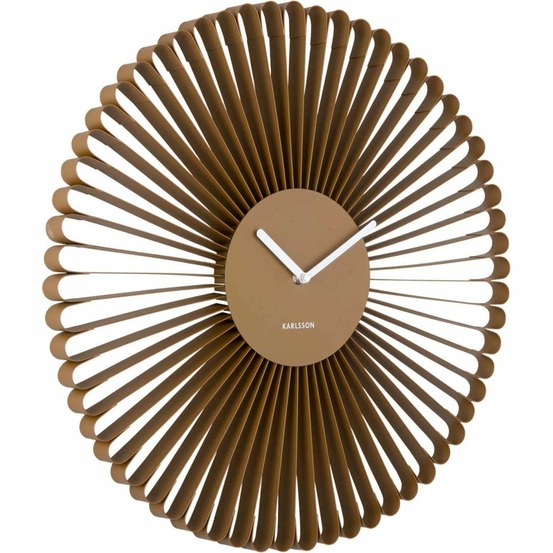 Horloge murale en métal cascara