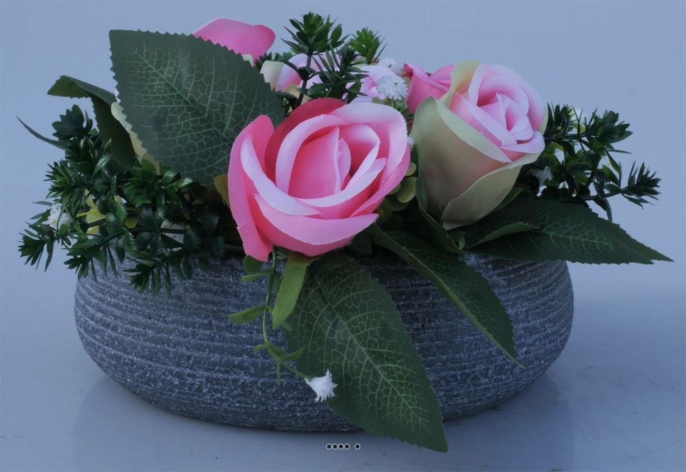 Fleurs artificielles cimetière vasque ciment roses et gypsophiles d25 cm