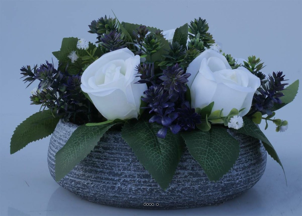 Fleurs artificielles pour cimetière vasque ciment roses et gypsophiles d25 cm