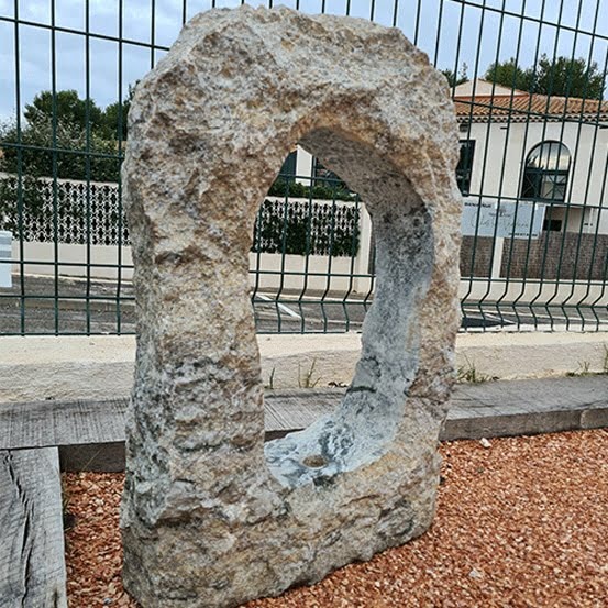 Mini monolithe troué gris