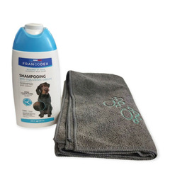 Shampooing anti-mauvaises odeurs avec une serviette pour chien 250ml
