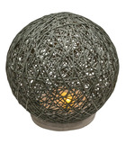 Lampe à poser boule grise sur socle ciment d 18 cm