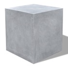 Tabouret de jardin cube en béton