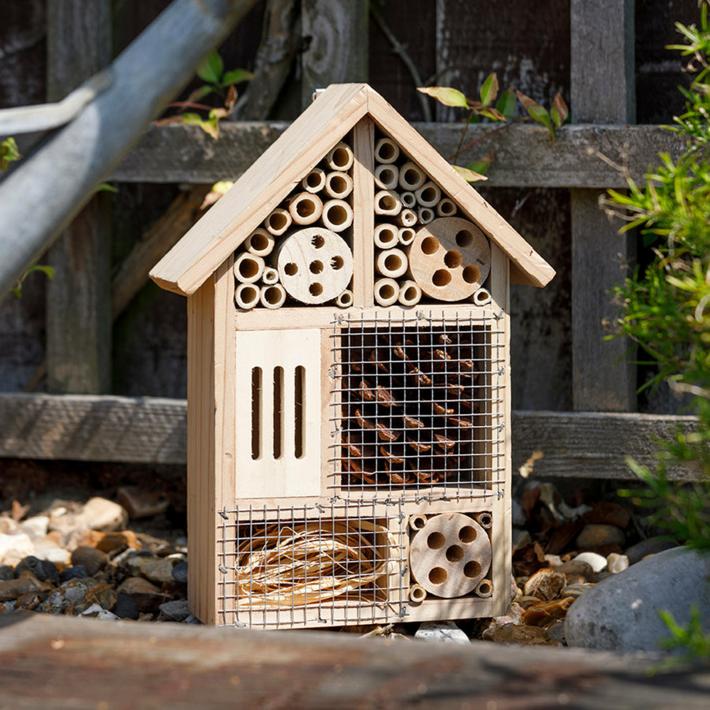 Hôtel à insectes en cèdre fsc