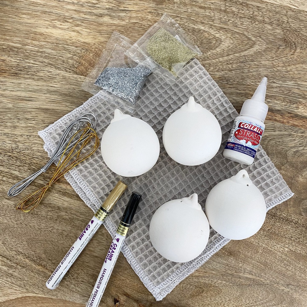 Coffret 4 boules de noel en céramique à décorer Truffaut