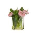 Renoncule de fleurs dans vase plastique en textile rose 21x20x23 cm