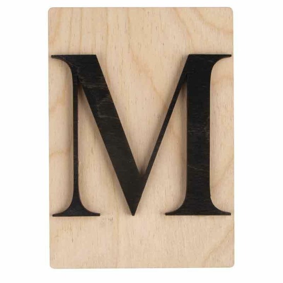 Lettre en bois 14,8 x 10,5 cm - m