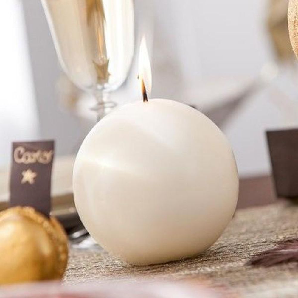 Bougie Boule Blanche Parfumée 7.50 Cm