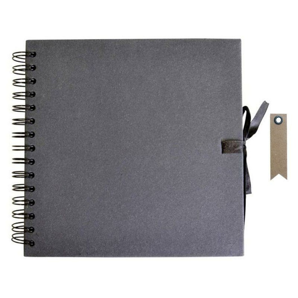 Carnet scrapbooking 30 x 30 cm noir + 20 étiquettes kraft fanion