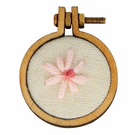 10 pendentifs ronds à broder 2,4 cm