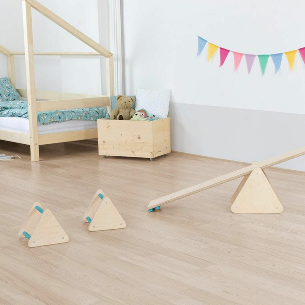 Jeu d'équilibre et motricité montessori bois naturel et bleu turquoise